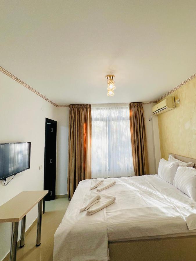 Hotel Marina 2 ブカレスト エクステリア 写真