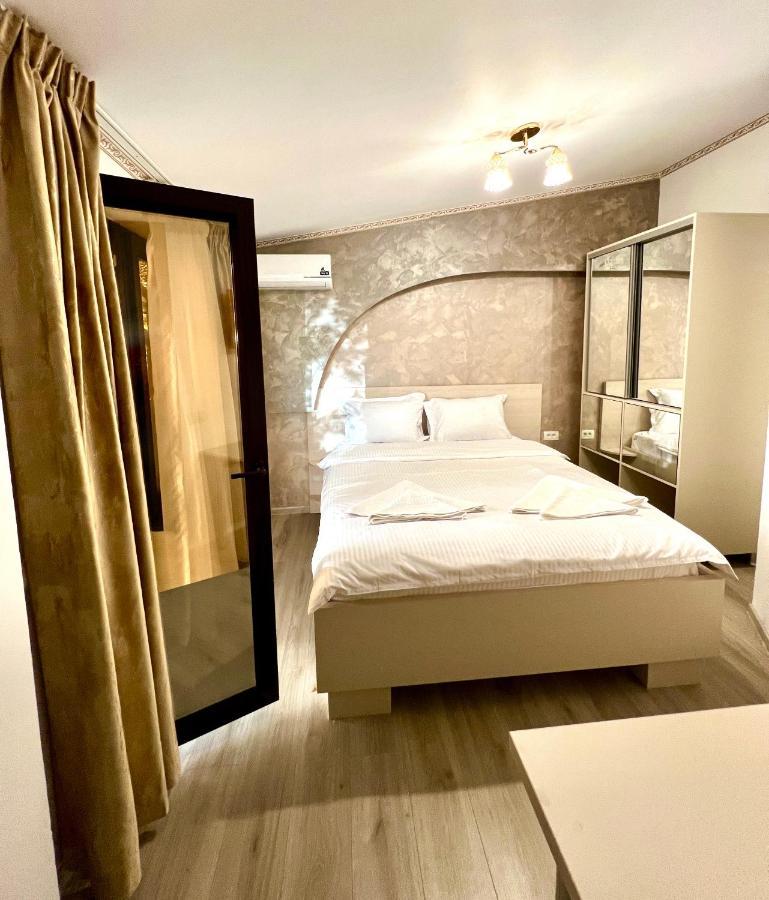 Hotel Marina 2 ブカレスト エクステリア 写真