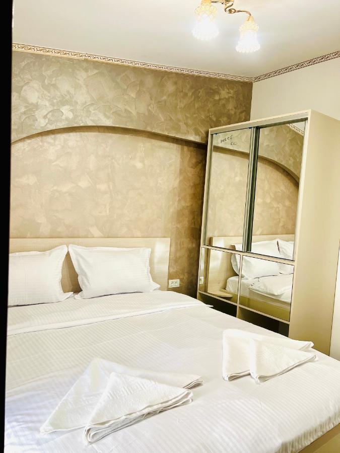 Hotel Marina 2 ブカレスト エクステリア 写真
