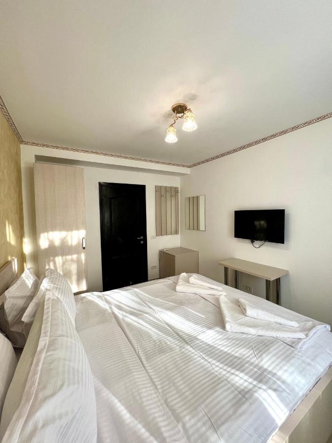 Hotel Marina 2 ブカレスト エクステリア 写真