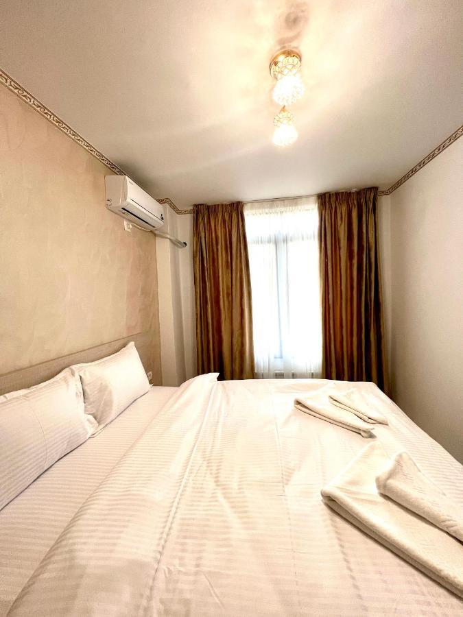 Hotel Marina 2 ブカレスト エクステリア 写真