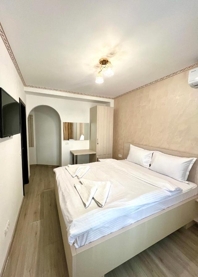 Hotel Marina 2 ブカレスト エクステリア 写真
