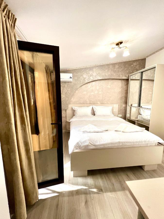 Hotel Marina 2 ブカレスト エクステリア 写真