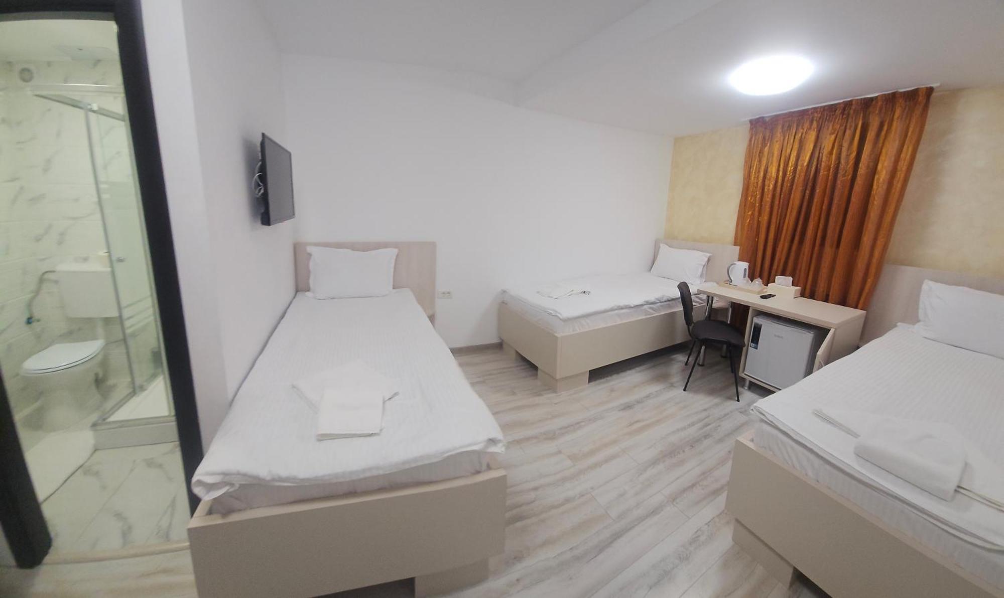 Hotel Marina 2 ブカレスト エクステリア 写真