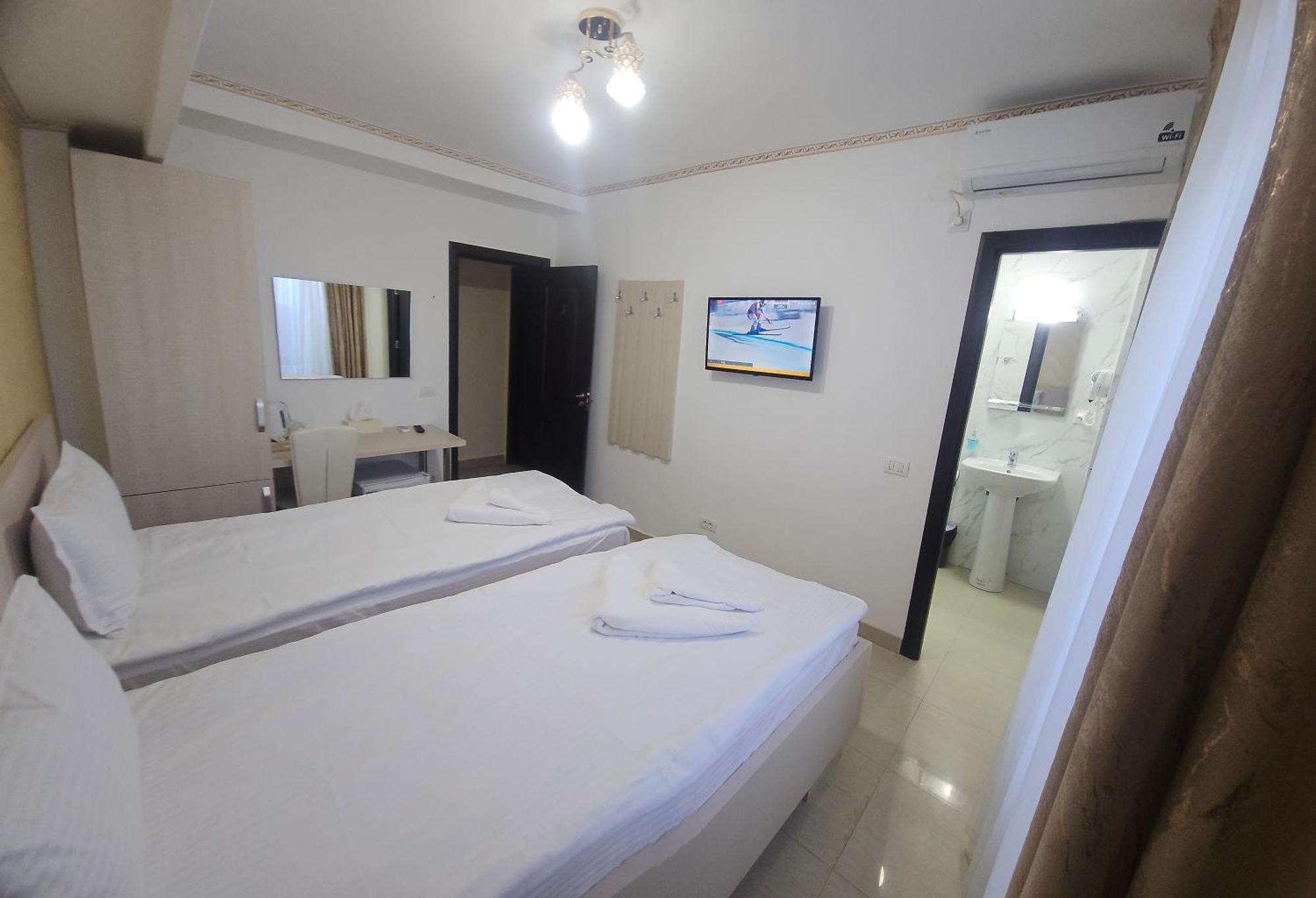 Hotel Marina 2 ブカレスト エクステリア 写真